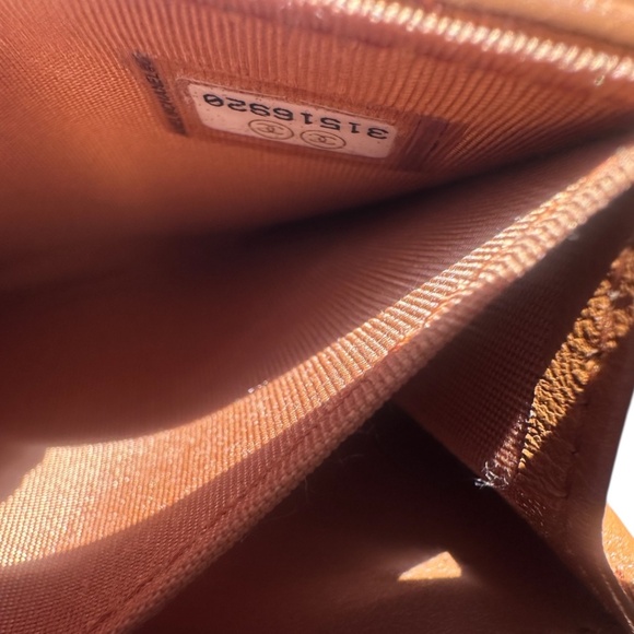 Chanel 19 Flap Coin Wallet On Chain - Picture 8 of 9